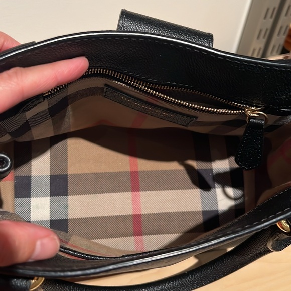 Burberry Small Buckle Tote in Grainy Leather (100% calfskin grain leather) - Picture 10 of 14